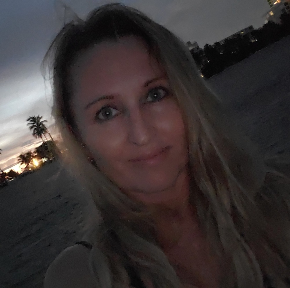 Meet your Posher, Shari 🌸